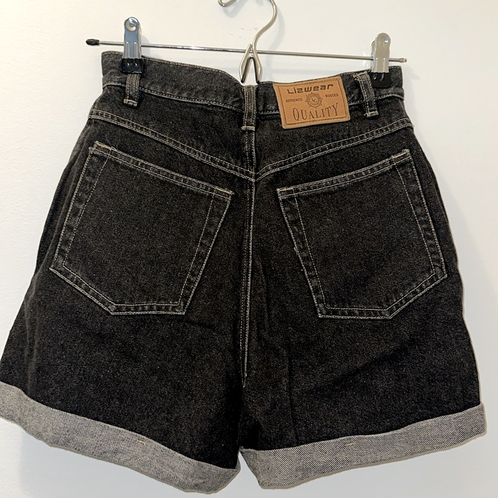 VINTAGE: LIZ WEAR Mom Short Y2K Cuffed Bottom Acid Wash Black Super High‎ Rise